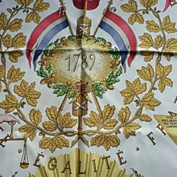 HERMES Vintage Scarf - Picture 9 of 12